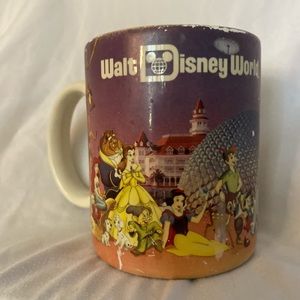 DISNEY VINTAGE PARK MUG ‘Secretary’
